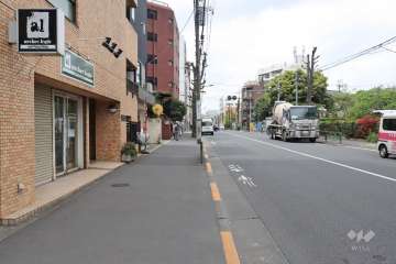 敷地北西側の前面道路