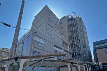 東山コーポラスの外観(西側から)