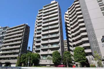 朝日ツイン目黒B棟の外観(南側から)