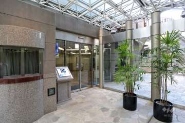 エントランスはオートロック付きです。