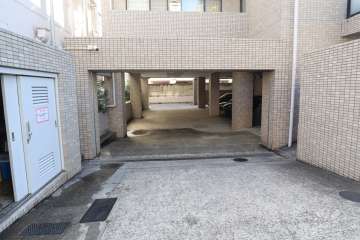 駐車場の出入り口