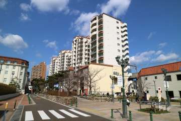 花のみち1番館の外観（南東側から）