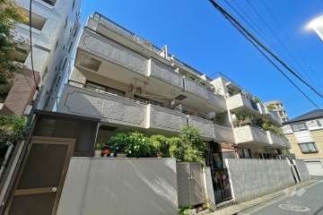 都立大アーバンハイムの外観（南西側から）