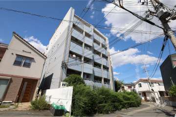 パレ新伊丹の外観（南西側から）