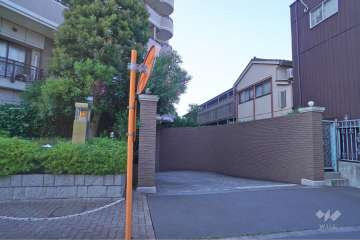 駐車場の出入り口