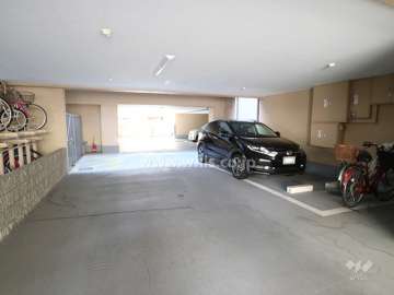 08_敷地内駐車場