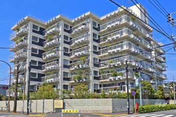 目黒柿の木坂アビタシオンの外観(南東側から)