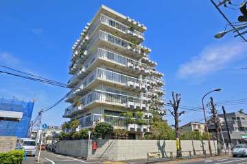 目黒柿の木坂アビタシオンの外観(南西側から)