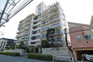 目黒柿の木坂アビタシオンの外観(北東側から)