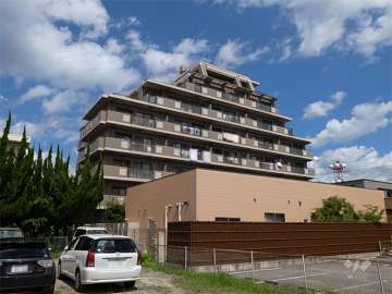 アステルコート伊丹緑ヶ丘の外観（南西側から）