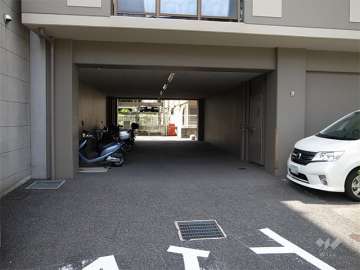 駐車場入口