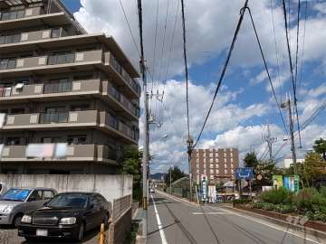 敷地東側の前面道路