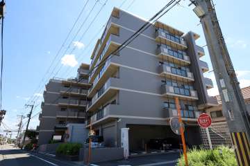 アステルコート伊丹緑ヶ丘の外観（北東側から）