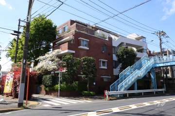 １７ホームズの外観(北東側から)