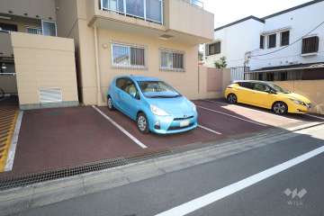 敷地内駐車場（屋外平面式）