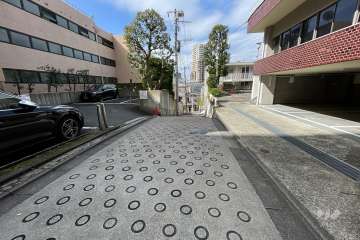 敷地南側の前面道路