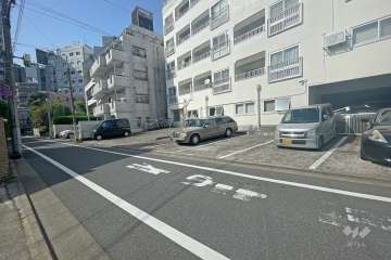 敷地南側の前面道路