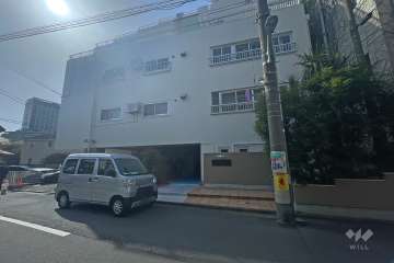 ニュー青葉台マンションの外観（東側から）