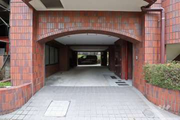 駐車場の出入り口