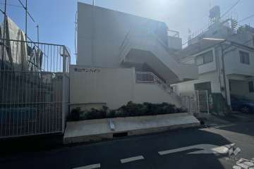 東山サンハイツの外観（東側から）　