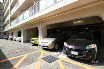 敷地内駐車場（屋内平面式）
