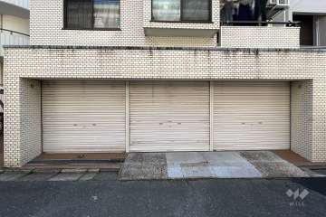 駐車場の出入り口