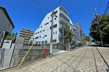 Ｏ−ＨＡＵＳの遠景