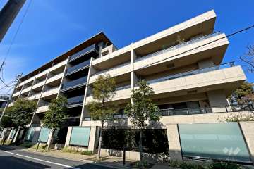 プラウド目黒本町の外観（南東側から）