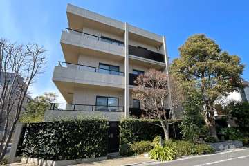 プラウド目黒本町の外観（東側から）