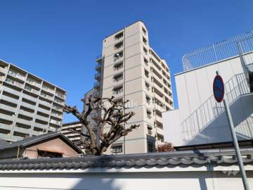 ヨークベル伊丹中央の外観（南西側から）