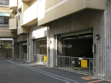 敷地内駐車場（屋内機械式）