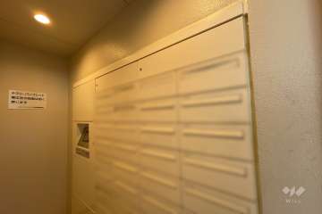 共用ポストと宅配ボックス