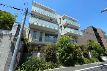 オープンレジデンシア目黒八雲の外観（南西側から）