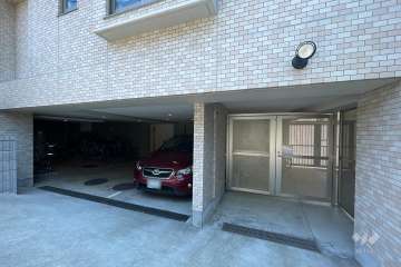 敷地内駐車場(屋内平面式）