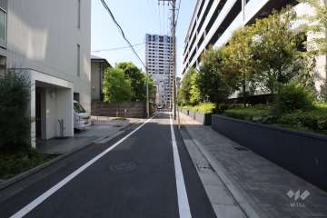 敷地南西側の前面道路