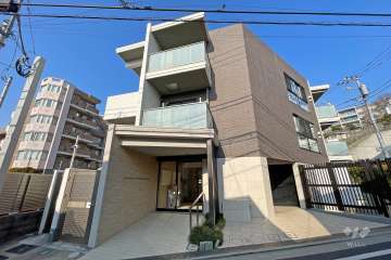 オープンレジデンシア中目黒別所坂の外観（西側から）