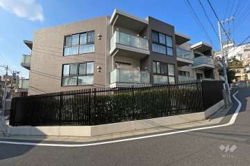 オープンレジデンシア中目黒別所坂の外観（南側から）