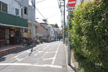 敷地北側の前面道路