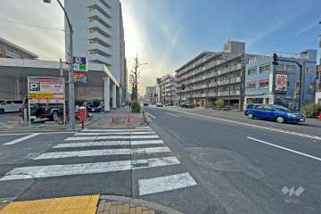 敷地北側の前面道路(東側から)