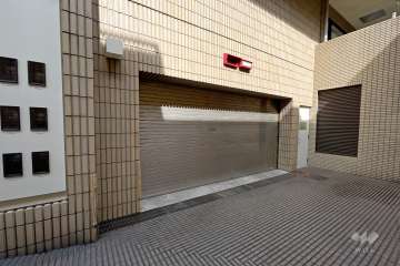 駐車場の出入り口