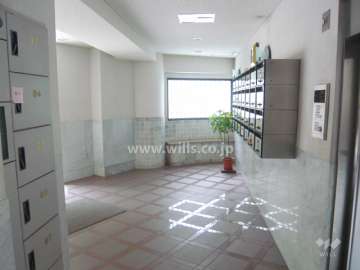 エントランス（オートロック・宅配ボックス付き）