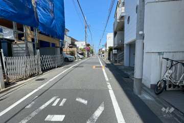 敷地北側の前面道路