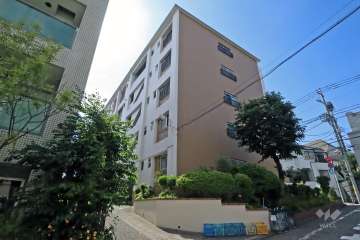 中銀東山マンシオンの外観（北西側から）