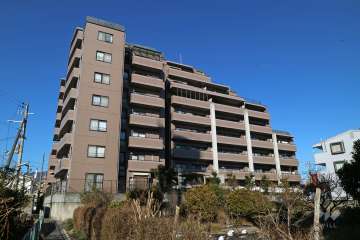 アズソート宝塚の外観（東側から）