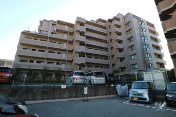 アズソート宝塚の外観（北西側から）