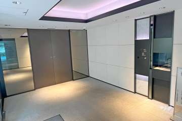 エントランスはオートロック付きです。