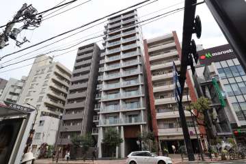 シティハウス目黒ザツインノース棟の外観（北西側から）