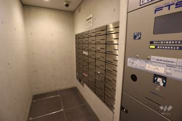 宅配ボックスと共用ポスト