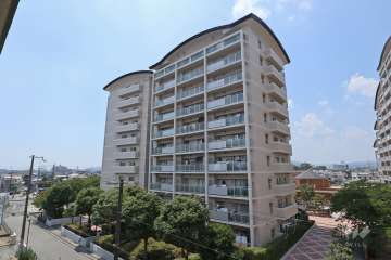 ラ・ヴェール伊丹昆陽池B棟の外観（北東側から）