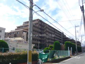 ライオンズマンション伊丹ガーデンシティの外観（北東側から）